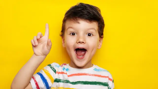 Kiedy wypadają zęby mleczne? Poradnik dla rodziców