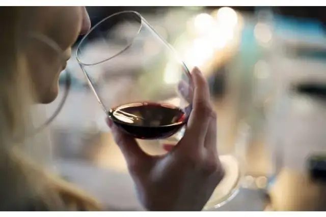 Jak dosłodzić wino wytrawne kupne i uniknąć przesłodzenia