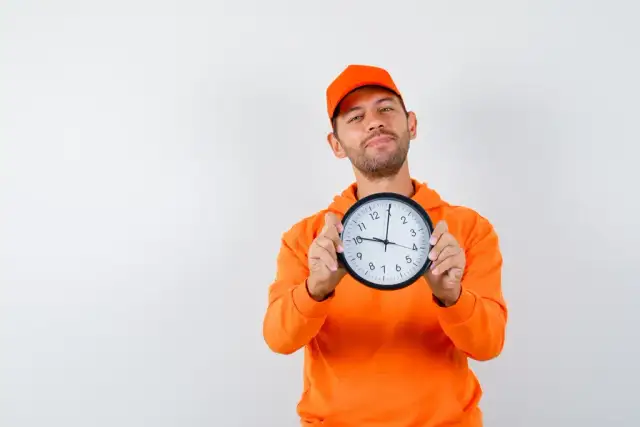 Do której pracują kurierzy InPost? Poznaj realne godziny!