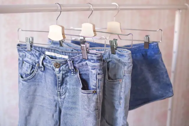 Jak rozpoznać spodnie męskie od damskich - 6 kluczowych różnic