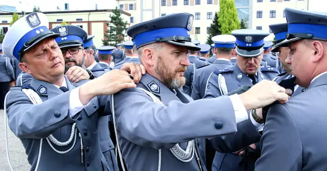 Jaki stopień ma policjant po studiach? Oto, co musisz wiedzieć