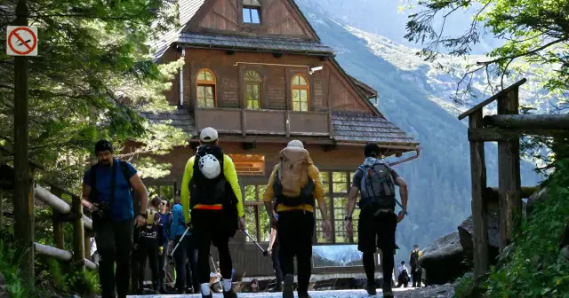 Czy schronisko odmówi noclegu? Prawa turysty w górach poznaj je!