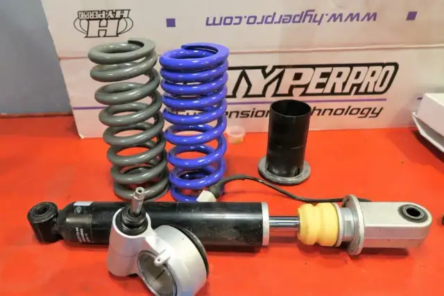 Jak rozebrać amortyzator motocyklowy - uniknij kosztownych błędów