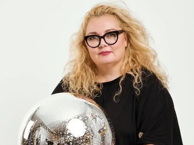 Tajemnicza Aleksandra Kujawska! Kim jest ta utalentowana aktorka?