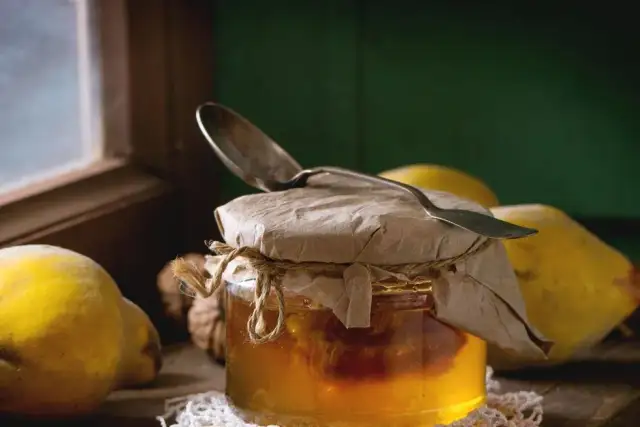 Jak zrobić sok z pigwowca - prosty przepis na pyszny napój domowy