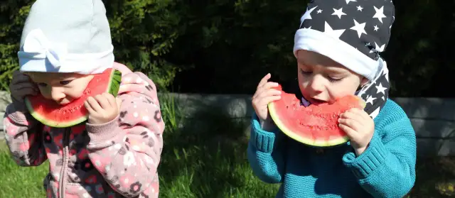 Arbuz dla niemowląt: Czy uczula? Pełny przewodnik dla rodziców