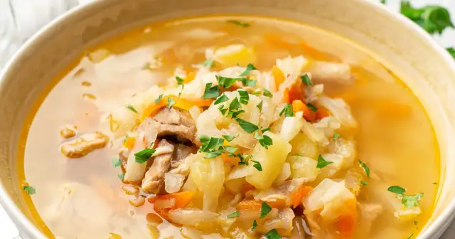 Czy kapuśniak jest zdrowy - kalorie, korzyści i jak go przygotować