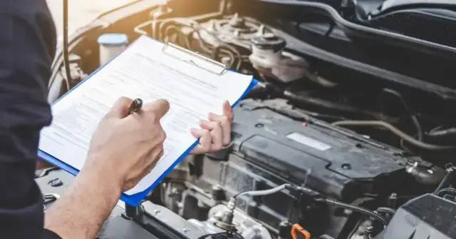 Czy samochód może stać bez przeglądu? Jakie są konsekwencje braku badania?