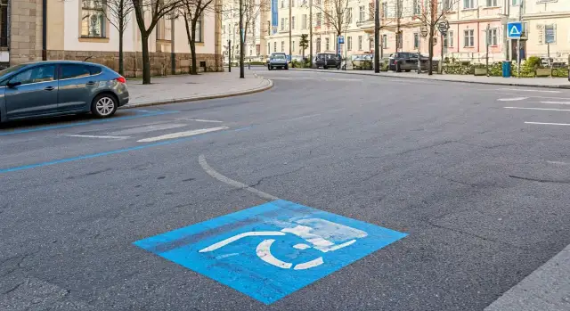 Czy niepełnosprawny może parkować na chodniku? Sprawdź zasady i kary
