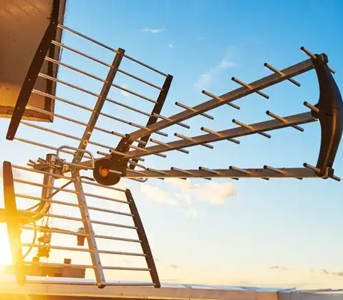 Jakie programy z anteny pokojowej? Odbierz najlepsze kanały TV w Polsce