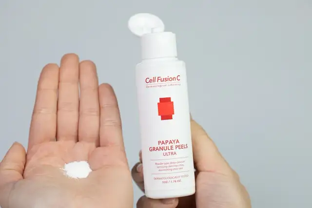 Najlepszy peeling do cery trądzikowej – jak wybrać i uniknąć błędów w pielęgnacji