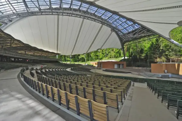 Opera Leśna Sopot: Ile miejsc? Sprawdź pojemność i wybierz najlepsze!