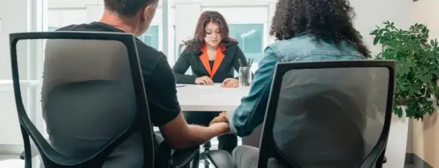 Czy notariusz sprawdza stan prawny nieruchomości i jakie mogą być ryzyka?