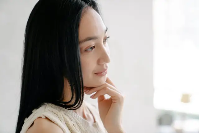 Co lepsze na zmarszczki: kolagen czy kwas hialuronowy? Sprawdź efekty