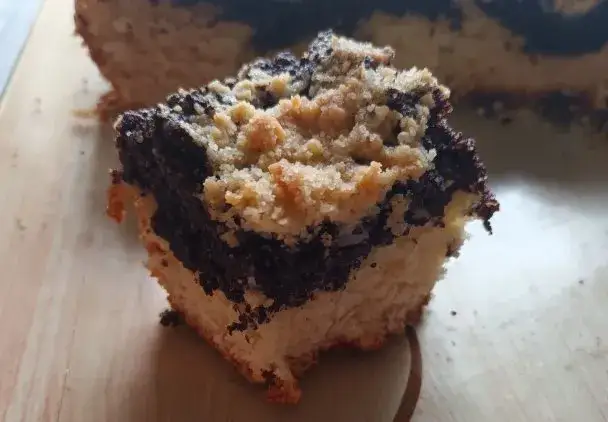 Prosty przepis na ciasto drożdżowe z makiem, które zachwyca smakiem