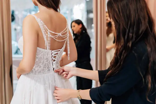 Ile wcześniej szukać sukni ślubnej, aby uniknąć stresu przed ślubem?