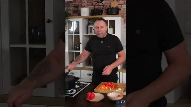 Sycąca zupa gulaszowa z wieprzowiny – prosty przepis na smakowitość