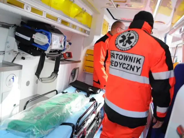 Czy ratownik medyczny może szczepić? Sprawdź jego uprawnienia i ograniczenia