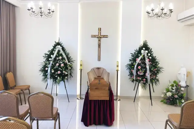 Jak sprawdzić datę pogrzebu w Pułtusku – ważne informacje i źródła