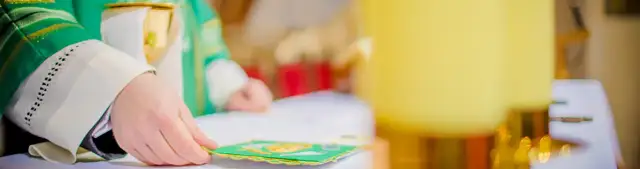 Msza gregoriańska ile trwa? Poznaj czas trwania i znaczenie mszy