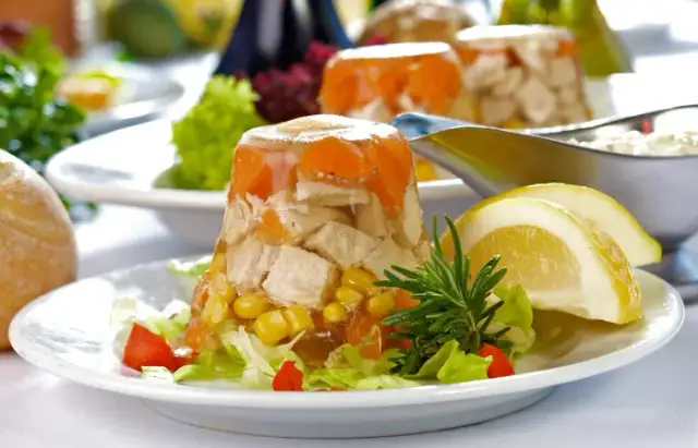 Przepis na galaretkę drobiową Joli, który zaskoczy Twoich gości