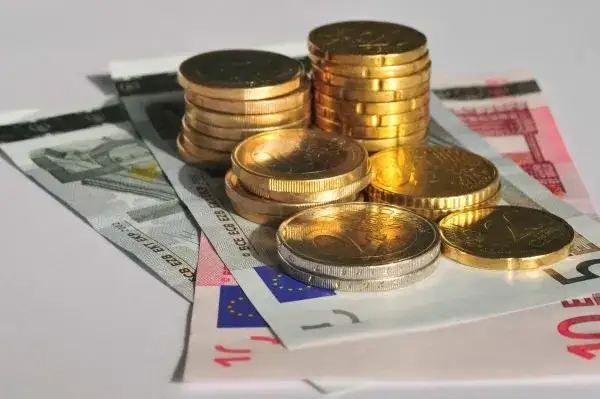 Ile kosztuje członkostwo w spółdzielni mieszkaniowej? Sprawdź ukryte wydatki