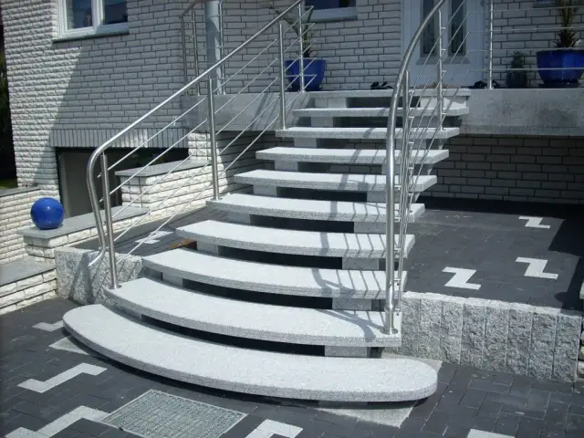 Schody Granitowe Zewnętrzne: Trwałość i Styl, ale za Jaką Cenę?