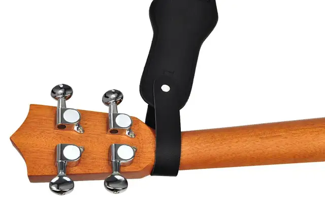 Jak założyć pasek na ukulele - proste sposoby i cenne porady