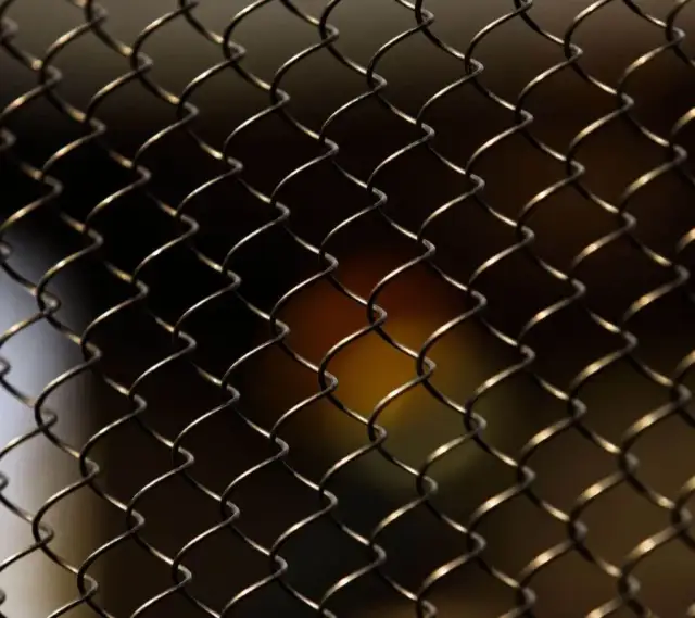 Ile kosztuje robocizna ogrodzenia z siatki? Sprawdź ceny w Polsce