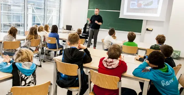 Godzina wychowawcza czy zajęcia z wychowawcą? Kluczowe zmiany