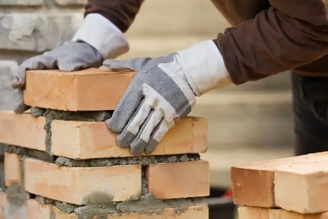 Zaprawa klejowa co to jest i jak wybrać najlepszy rodzaj do Twojego projektu