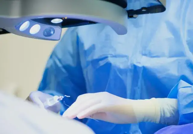 Czy operacja jaskry jest bezpieczna? Poznaj ryzyko i korzyści