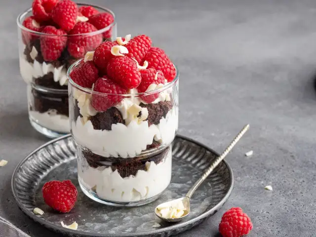 Przepis na ciasto zmierzch: łatwy sposób na pyszny deser warstwowy