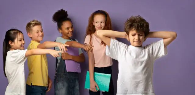 Jak reagować na agresję dziecka – skuteczne strategie wsparcia emocjonalnego