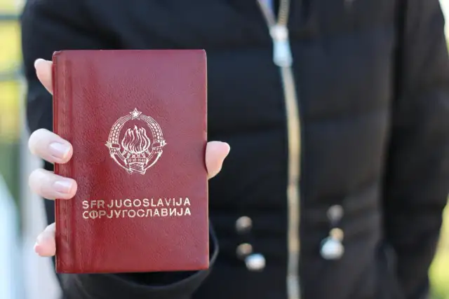 Co zrobić ze starym paszportem? Nie oddawaj! Ważne wizy i bezpieczeństwo