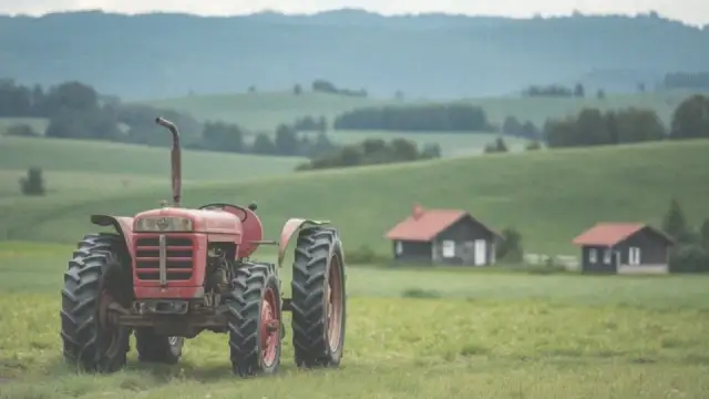 Jak wyrejestrować ciągnik bez złomowania? Legalne sposoby