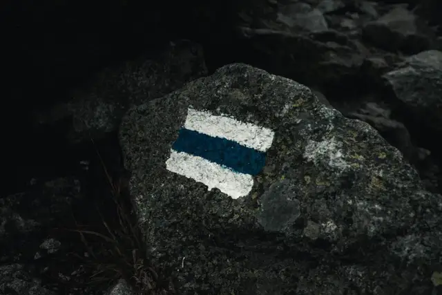 Znaczenie kolorów szlaków: co musisz wiedzieć przed wędrówką