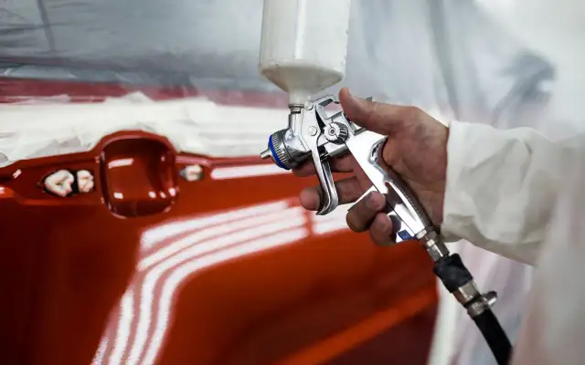 Ile schnie lakier samochodowy? Czas schnięcia w zależności od rodzaju i warunków