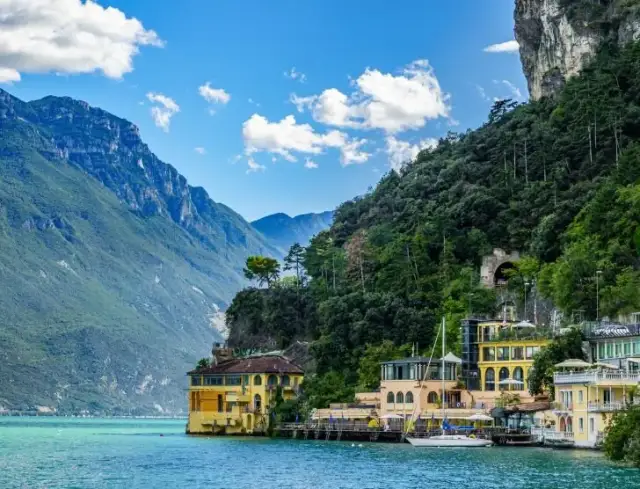 Gdzie na Majówkę 2026? Słoneczne kierunki, city break i budżet