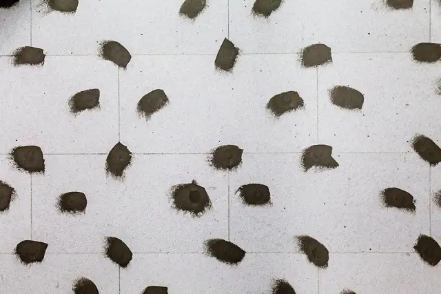 Kołkowanie styropianu ile kołków – uniknij błędów przy ociepleniu