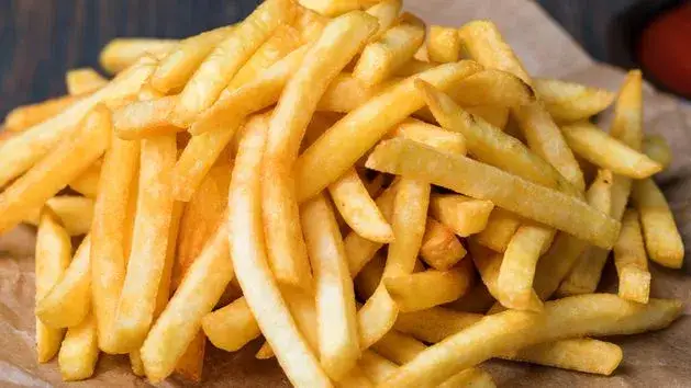Jak zrobić frytki, żeby były chrupiące - sprawdzone sposoby na sukces