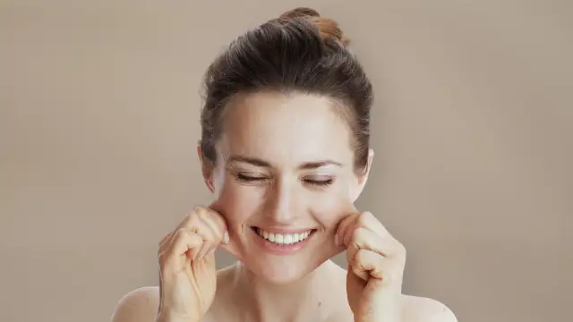 Jak dbać o cerę po 40? Odkryj skuteczną strategię i blask!