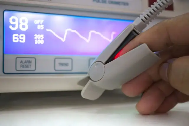 Jaka saturacja u dziecka? Kiedy alarm, a kiedy spokój?