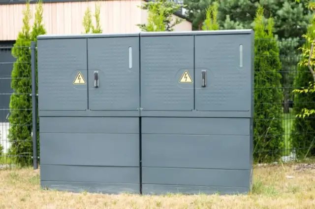 Jak podłączyć prąd na działce rekreacyjnej: procedura krok po kroku 2025