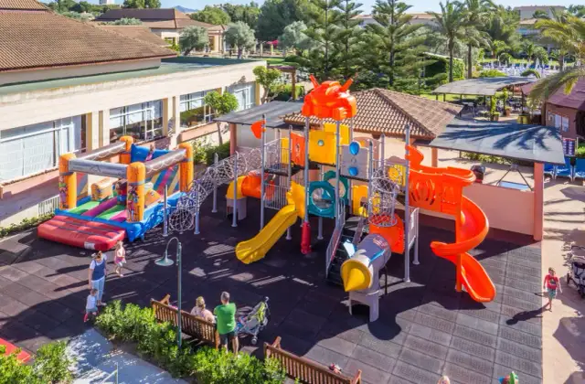 Najlepsze hotele na Majorce dla rodzin z dziećmi – uniknij rozczarowania