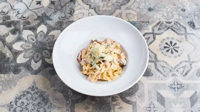 Co warto zjeść w Warszawie? Odkryj najlepsze smaki stolicy