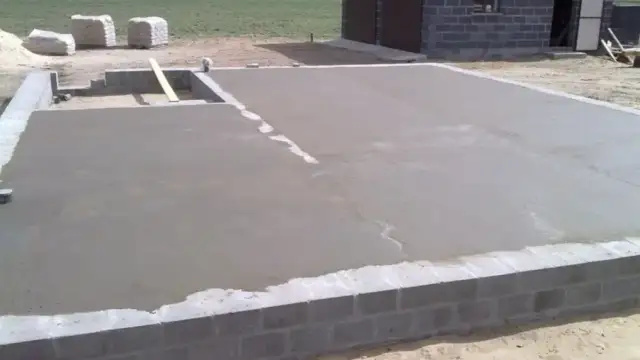 Jaki beton na fundament? Wybierz odpowiednią klasę i uniknij problemów