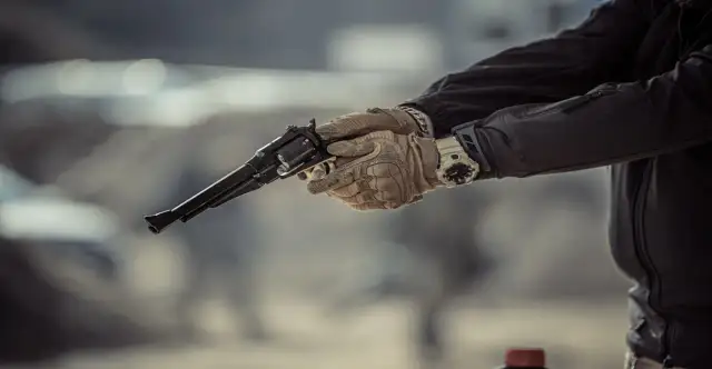 Co to jest broń czarnoprochowa? Poznaj jej historię i zastosowanie