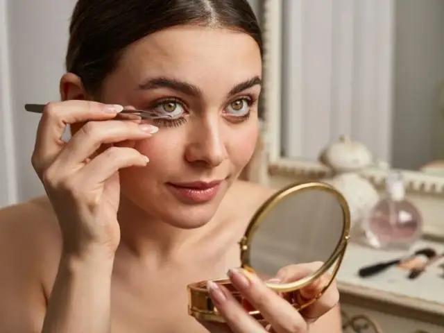 Jak przykleić rzęsy magnetyczne - proste kroki i najczęstsze błędy