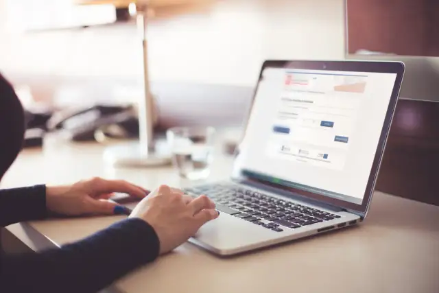 Założenie księgi wieczystej dla działki: poradnik krok po kroku